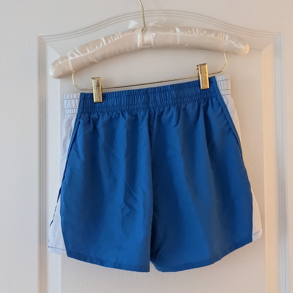 NWT girls Nike shorts XL - Picture 2 of 4